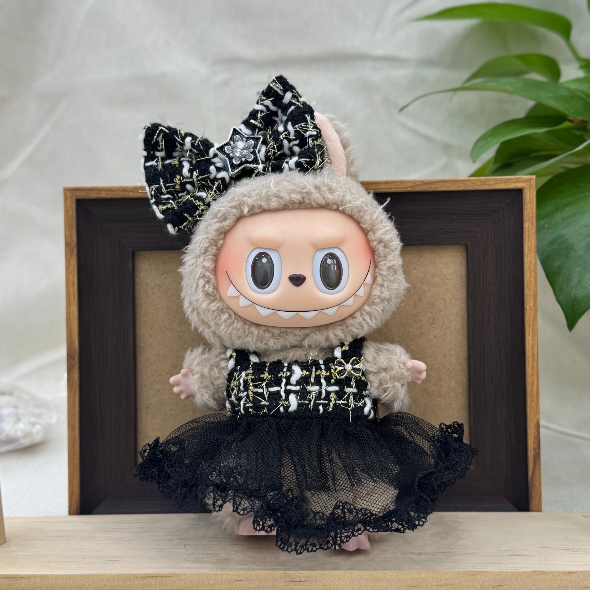 A luxurious little chanel-style fashion set