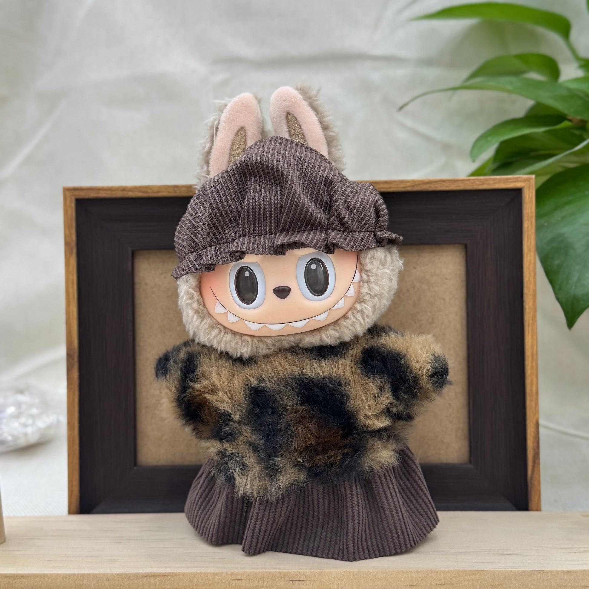 Retro luxurious fur style suit