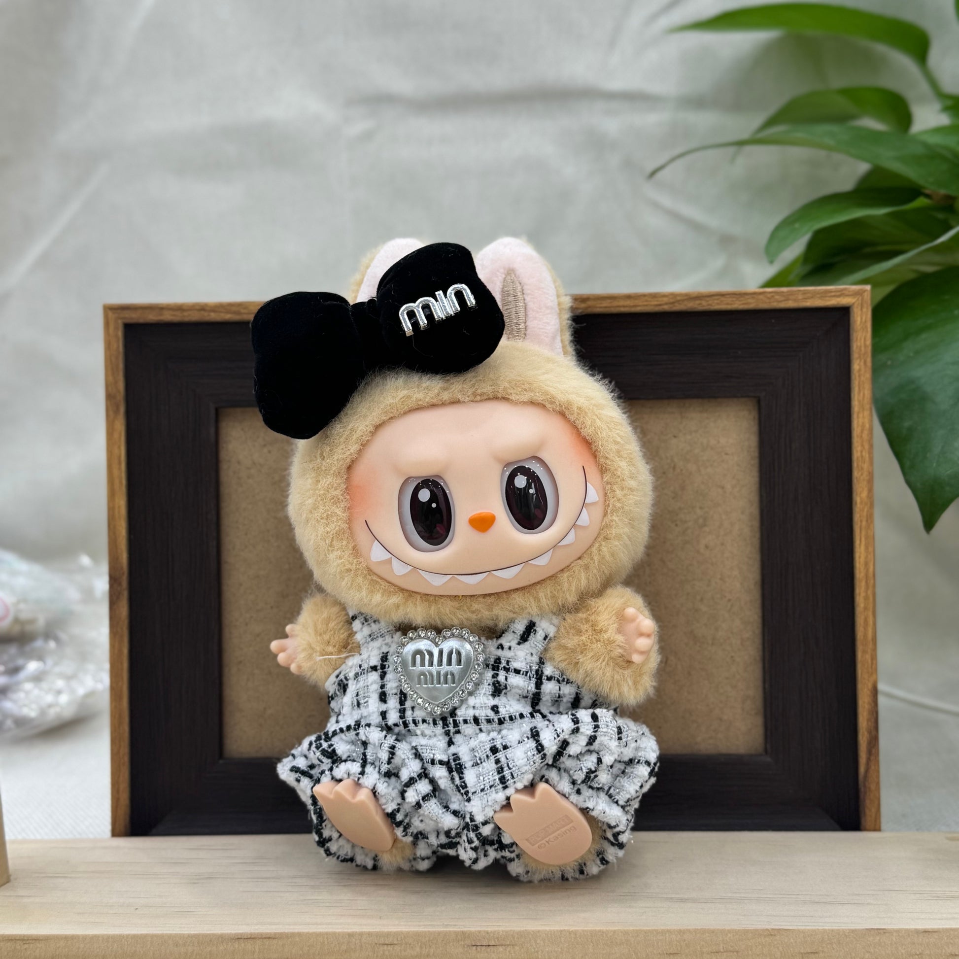 Cute and fashionable black and white checkered suit for kids