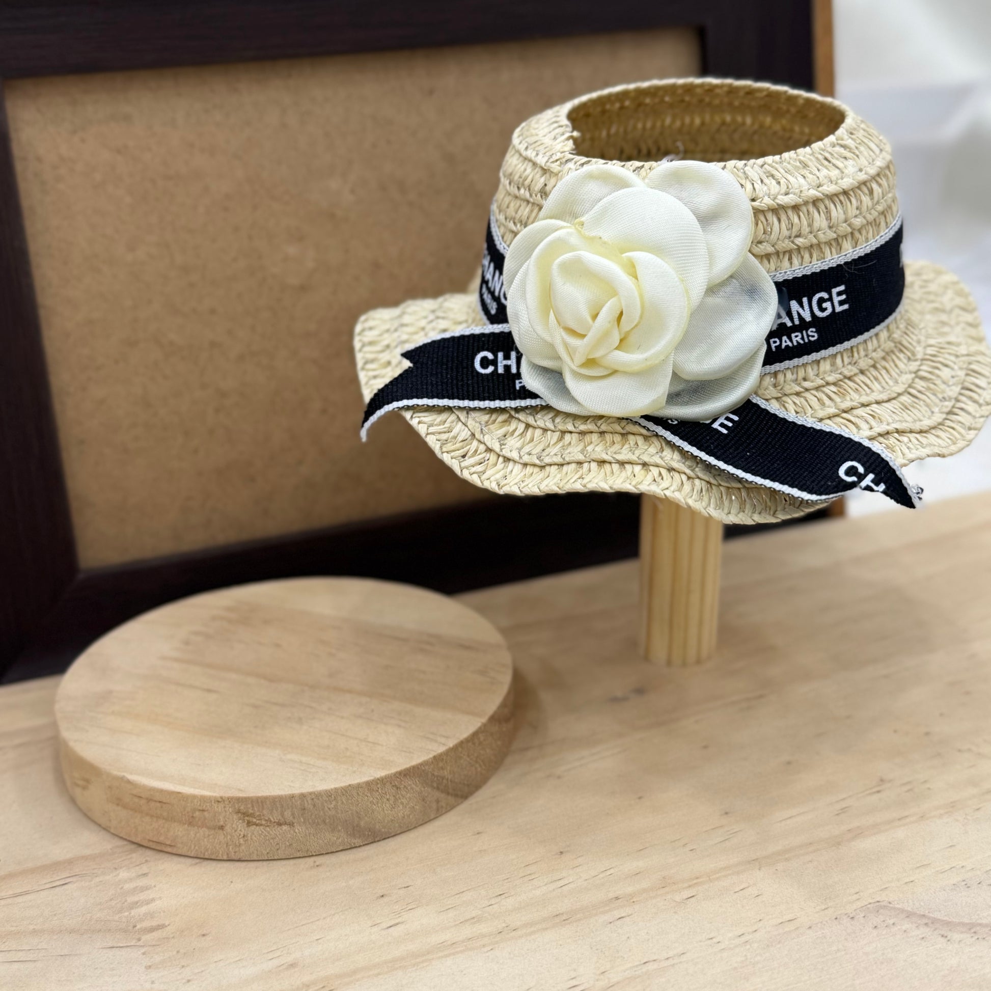 Elegant little chanel-style straw hat
