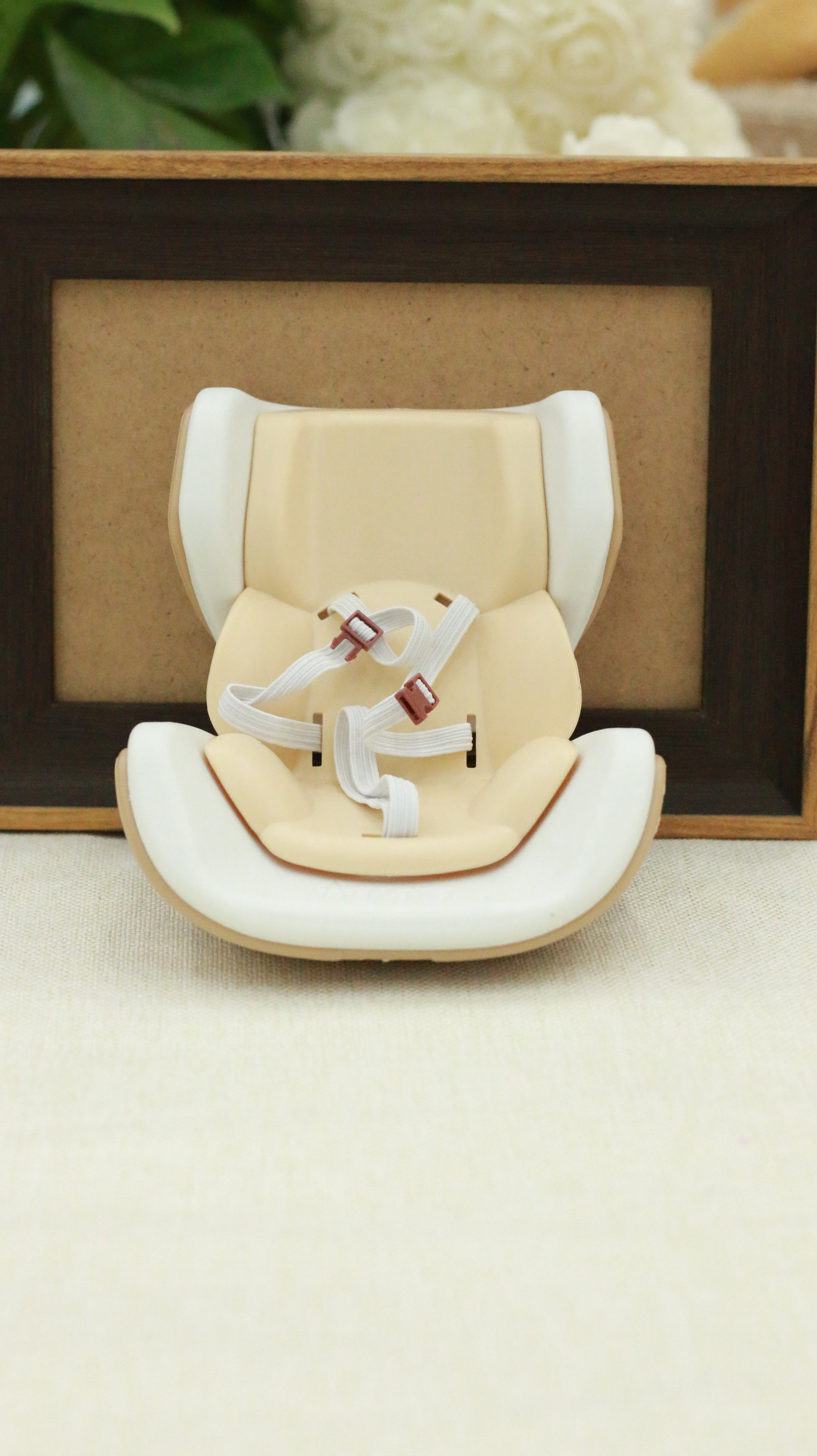 Simple macaron doll car seat, with a gentle and simple color scheme