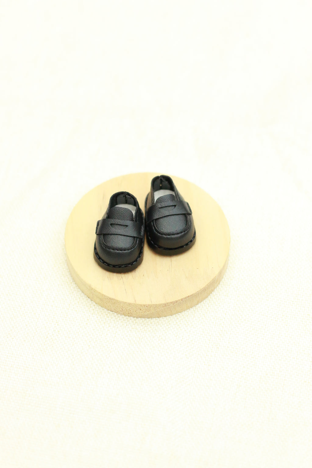 Simple and versatile small leather shoes