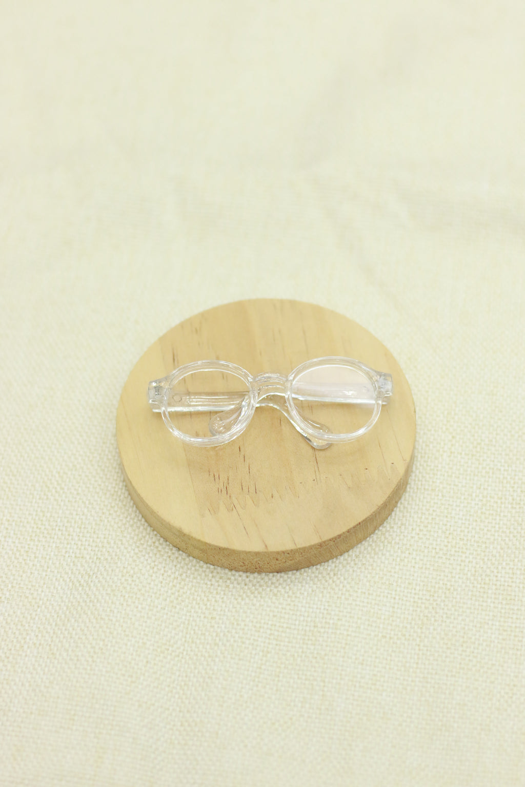 Fashionable and versatile round-framed glasses