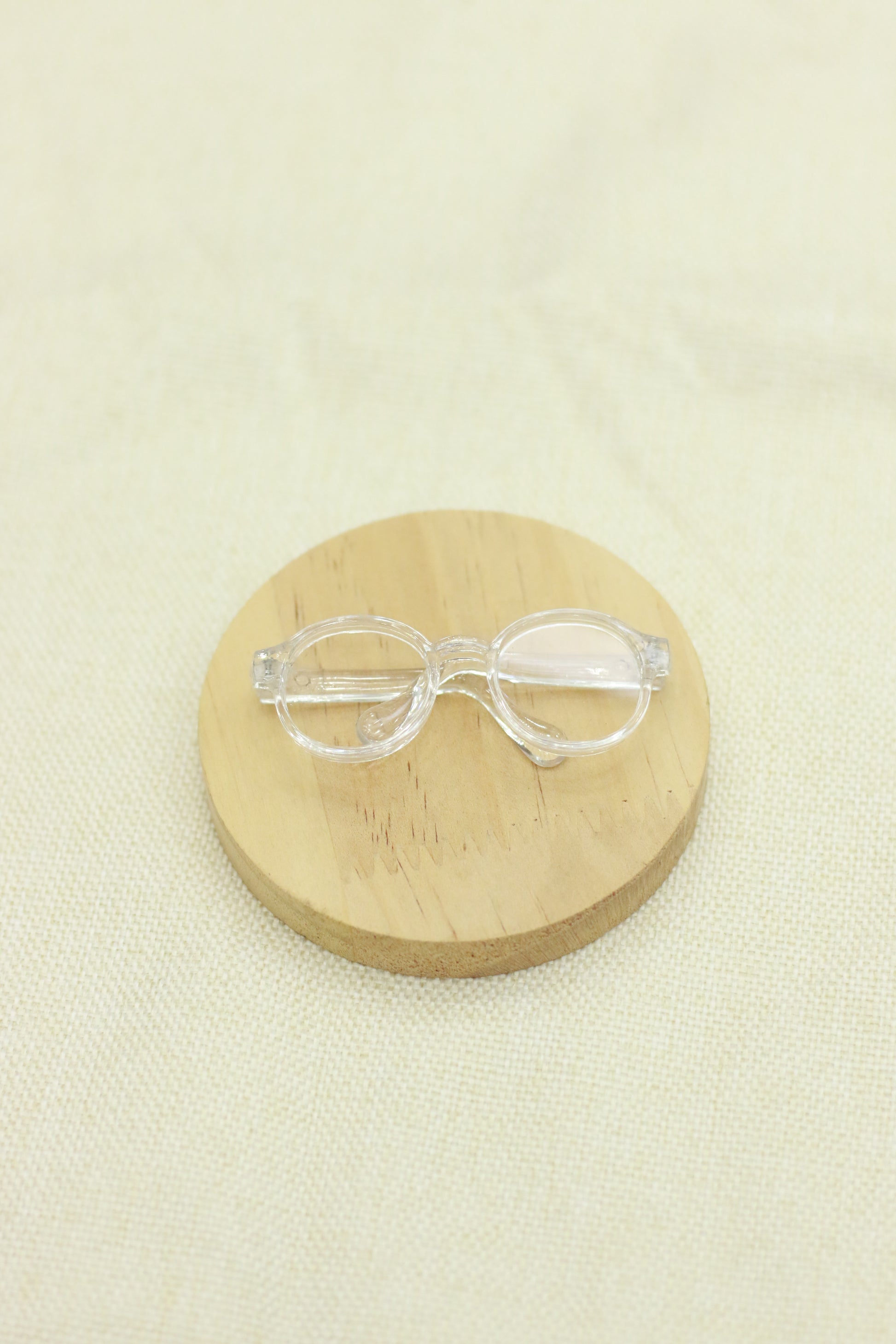 Fashionable and versatile round-framed glasses
