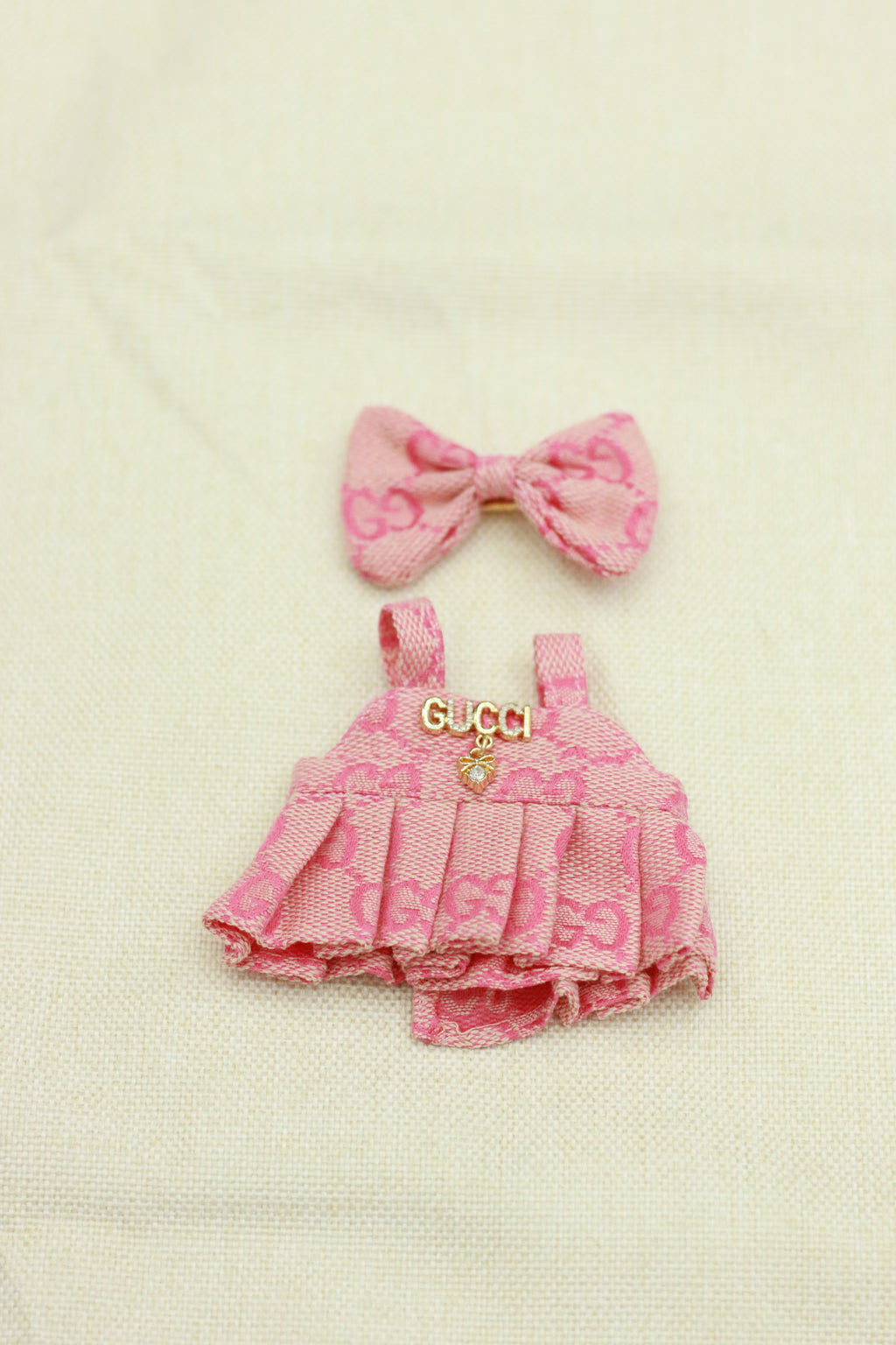 Sweet and retro-style pink suspenders dress set