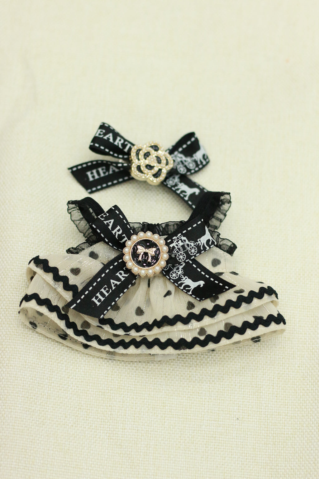 A light luxury socialite black and gold hair accessory suspender dress set